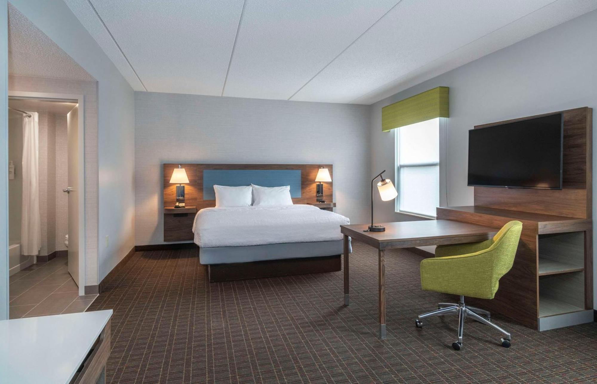 Hampton Inn & Suites Бёрлингтон Экстерьер фото