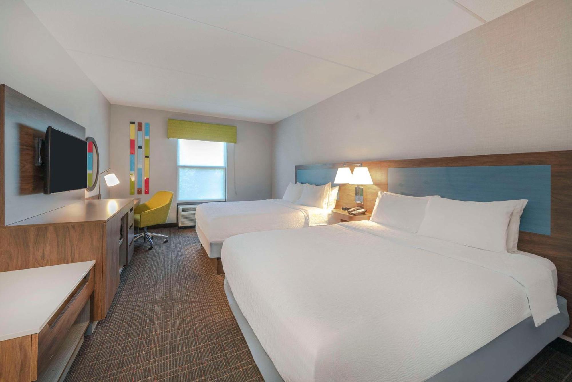 Hampton Inn & Suites Бёрлингтон Экстерьер фото