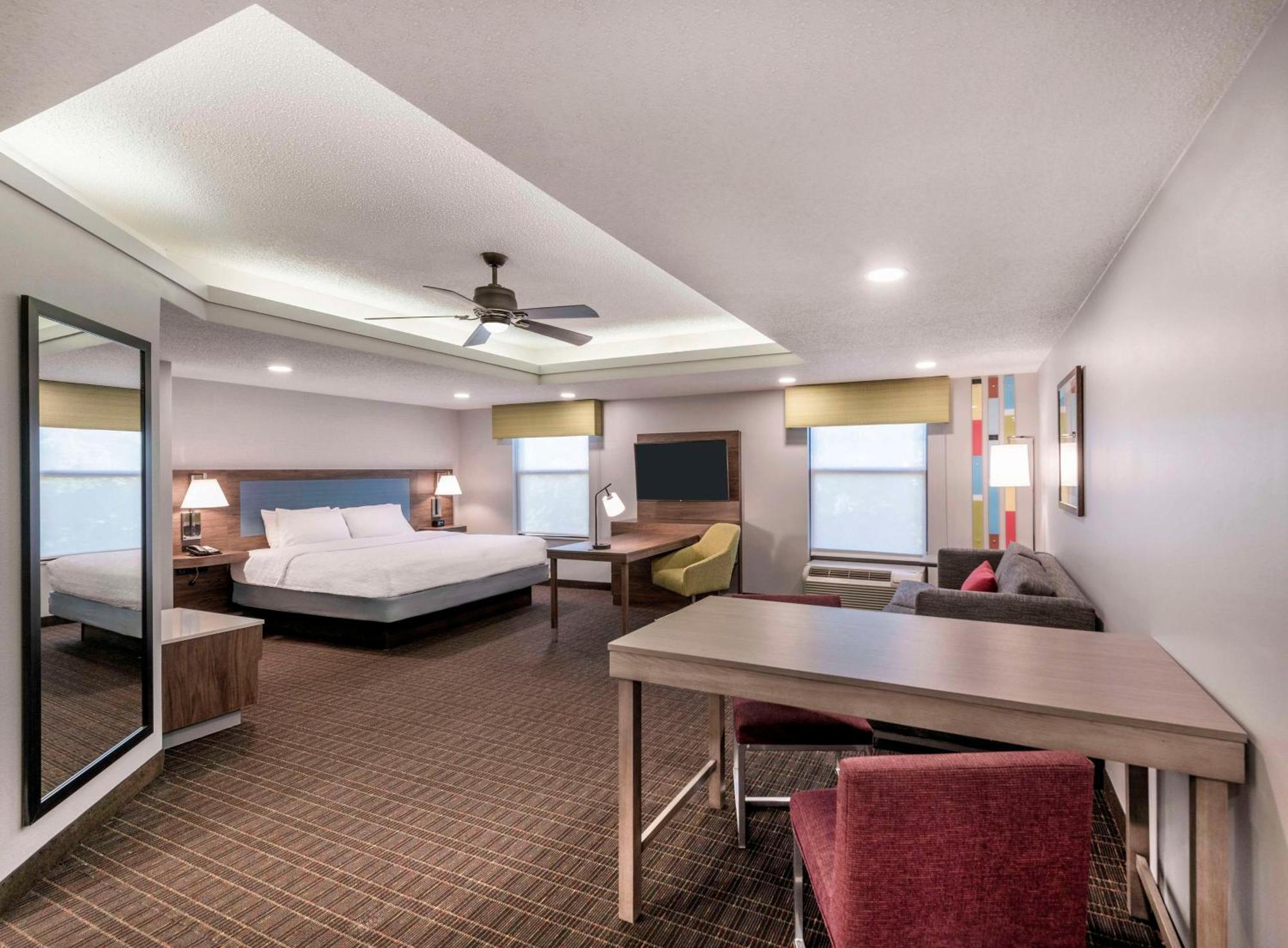 Hampton Inn & Suites Бёрлингтон Экстерьер фото