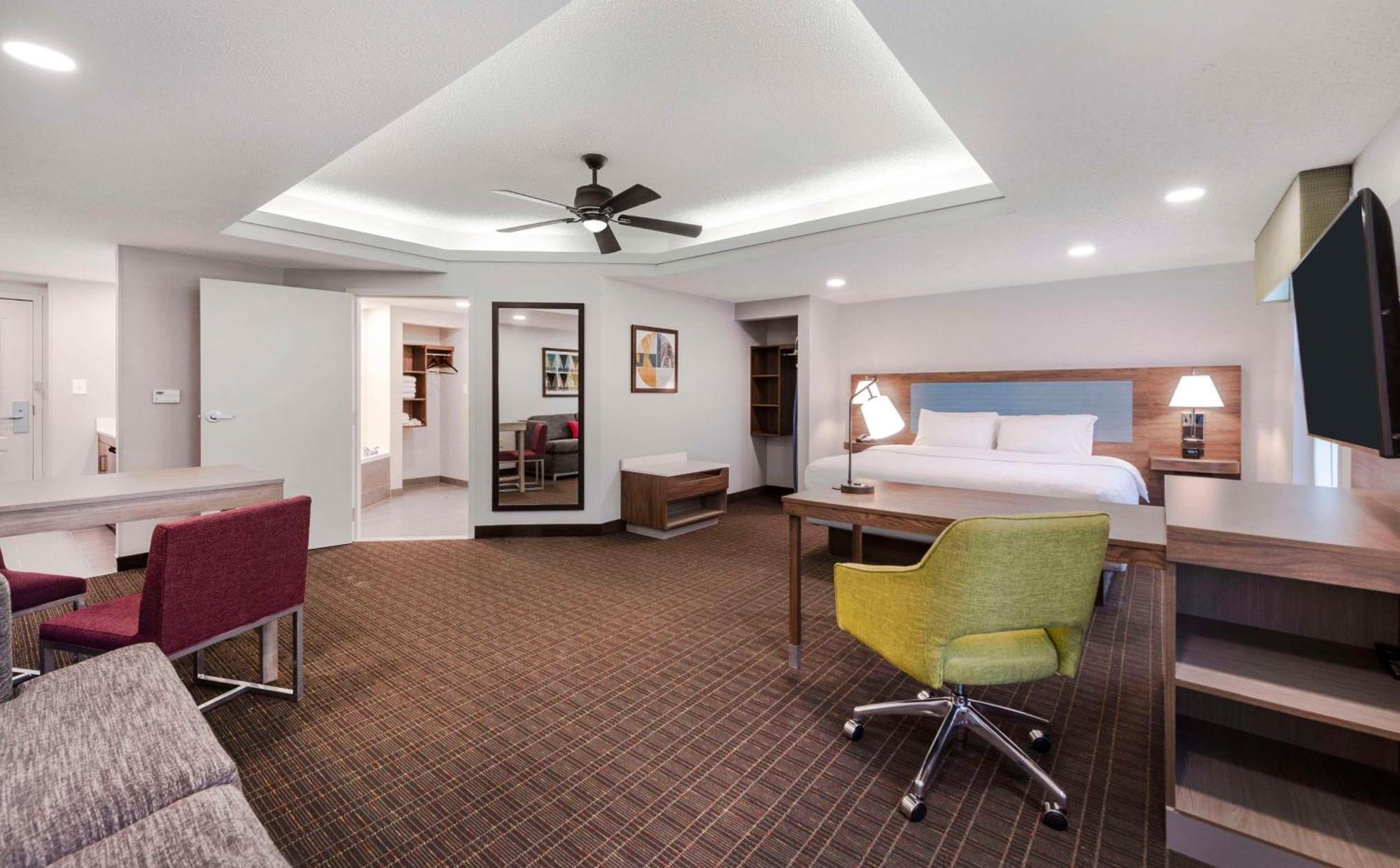 Hampton Inn & Suites Бёрлингтон Экстерьер фото