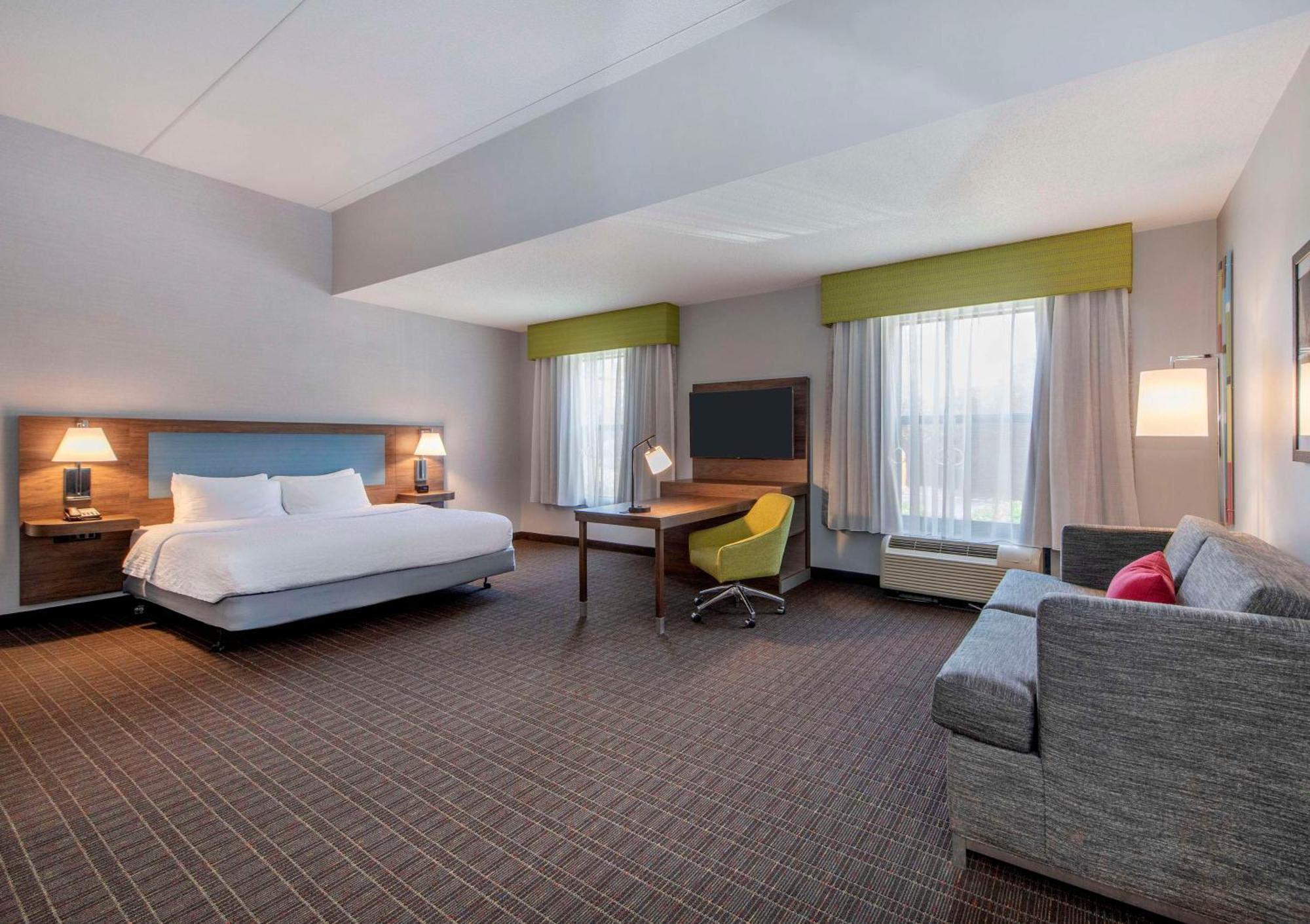 Hampton Inn & Suites Бёрлингтон Экстерьер фото