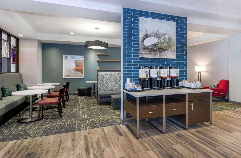 Hampton Inn & Suites Бёрлингтон Ресторан фото