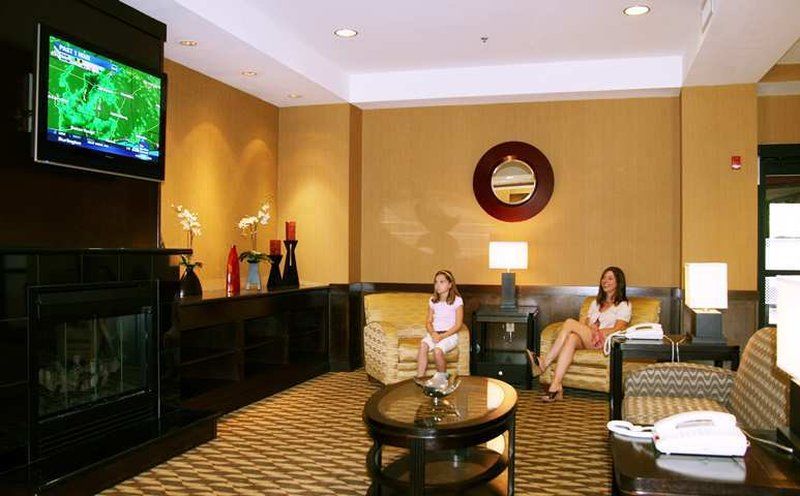Hampton Inn & Suites Бёрлингтон Интерьер фото